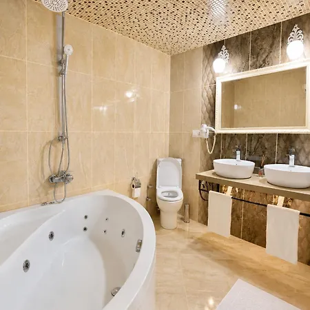 Motto Polonezkoey Hotel *