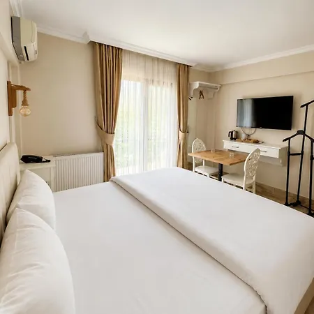 Motto Polonezkoey Hotel *