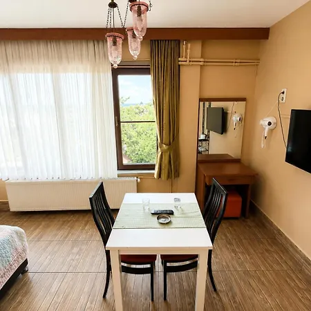 Motto Polonezkoey Hotel *
