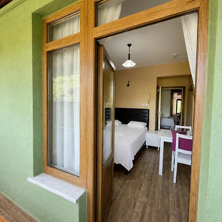 Motto Polonezkoey Hotel